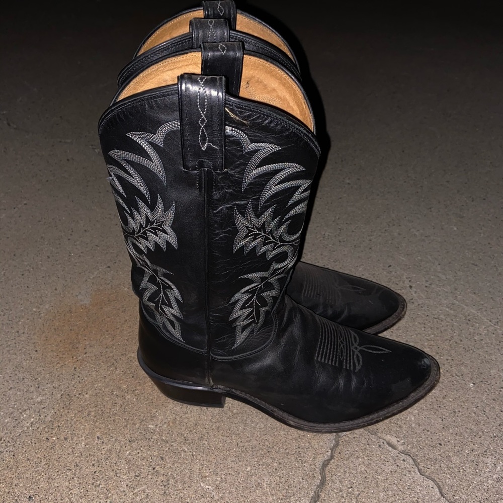 Black cowboy boots